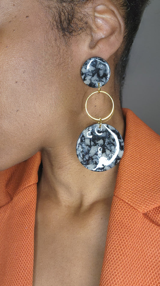 Black Abstract Circle